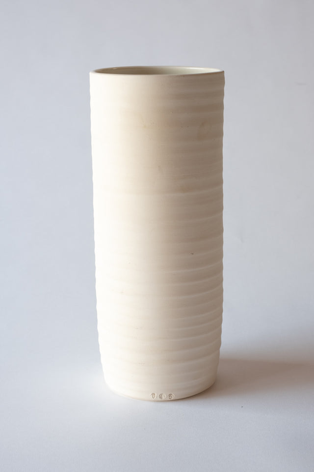046